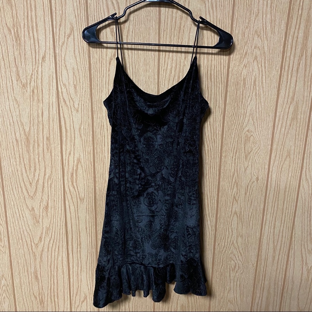 ⭐️AQUA Floral Embossed Velvet Dress - Picture 2 of 6